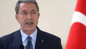 Bakan Akar'dan sosyal medya uyarısı! 'Teröristler kandırıyor'