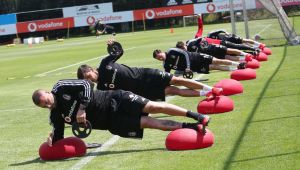 Beşiktaş Futbol Takımı'nda 8 kişinin Kovid-19 testi pozitif çıktı
