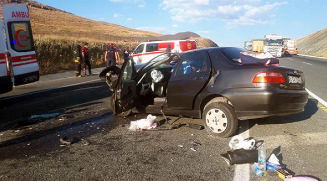 Erzincan’da feci kaza: 2 ölü, 4 yaralı