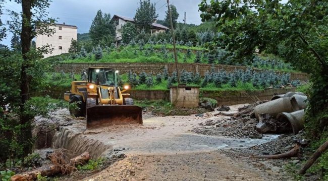 Son dakika... Meteoroloji'den 3 ile sel, su baskını, yıldırım, heyelan uyarısı