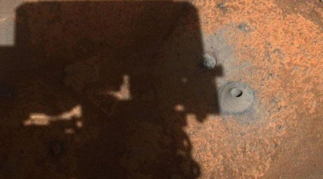 NASA'da büyük skandal: Kızıl Gezegen'den toplanan ilk kaya örneği kayıp!