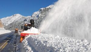 Antalya-Konya karayolunda kar kalınlığı 2 metreye yaklaştı