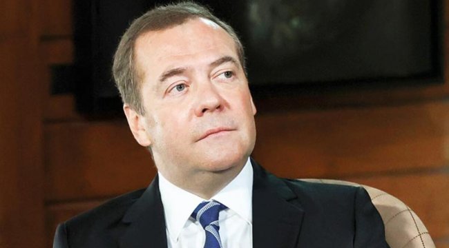 Rusya sahneye ılımlı Medvedev’i çıkardı