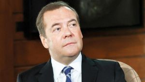 Rusya sahneye ılımlı Medvedev’i çıkardı