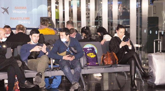 Yolcular İstanbul Havalimanı’nda kaldı