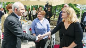 'Görevimiz bedel ödeyenlerin yanında durmak'
