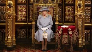 İngiltere'de Parlamento açılışını Kraliçe 2. Elizabeth yerine Prens Charles ve William yapacak