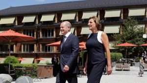 Skandal! Almanya Başbakanı Scholz'un eşi gizli belgeleri çöpe attı