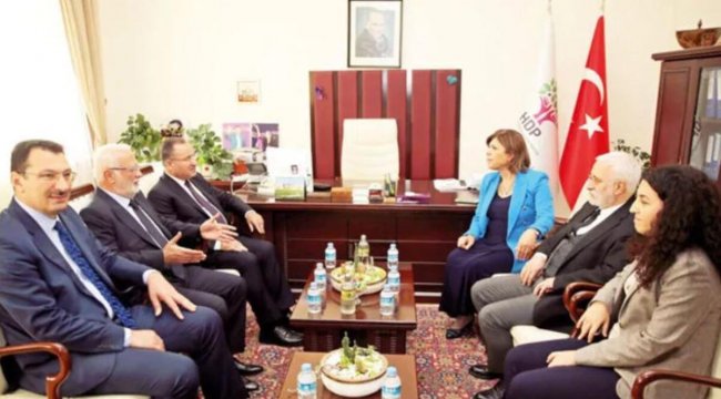 AK Parti'nin siyaset gündemine oturan ziyareti! Hande Fırat MHP kulislerinin nabzını tuttu