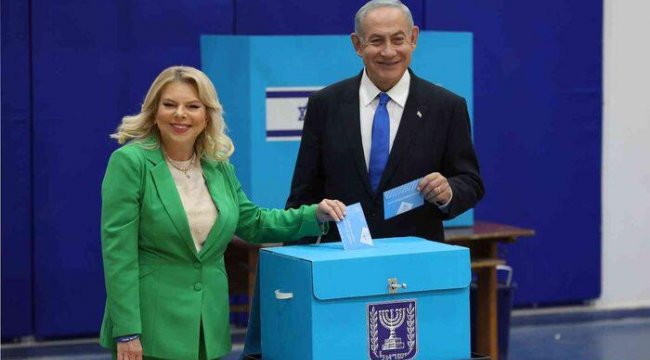 İsrail’de eski Başbakan Netanyahu’nun sağ bloğu seçimi önde götürüyor