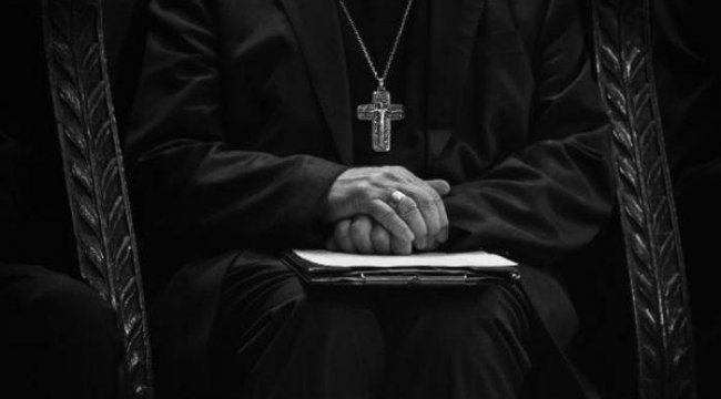 Papa’dan sonra en yüksek rütbeye sahip! Kardinalden cinsel taciz itirafı: '14 yaşındaki kız çocuğuna...'