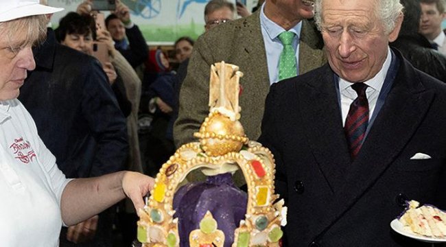 Dünyanın gözü önünde ortalık karışacak! Seçtikleri 2 renk ile Kral Charles'ın taç giyme töreni için hazırlanıyorlar: