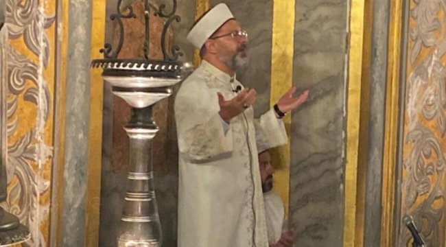 İstanbul'un Fethi'nin 570. yıl dönümünde Ayasofya'da sabah namazı