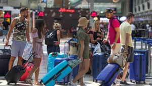 Turist sayısı 4 ayda 11 milyonu geçti