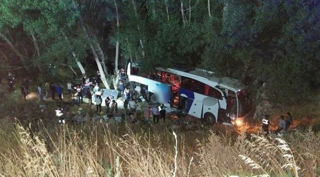 Son dakika haberi... Yozgat'ta korkunç kaza! Yolcu otobüsü şarampole uçtu: 12 kişi hayatını kaybetti, 19 yaralı