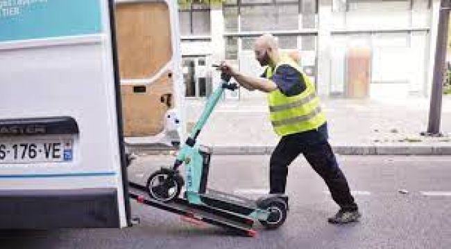 Paris scooter'ı yasakladı