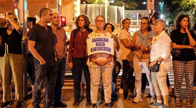 İsrail'de protesto: Çocuklarımızı eve getirin