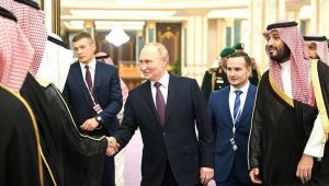 Putin, Suudi Arabistan Veliaht Prensi Selman ile bir araya geldi