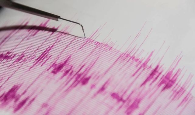 Çanakkale'de 4.7 büyüklüğünde deprem! Sarsıntı İzmir, Balıkesir ve İstanbul çevresinde de hissedildi