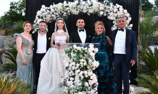 Cemiyet Dünyasının Gözü Bu Düğündeydi: Baran ve Çetinkaya Aileleri Görkemli Bir Törenle Birleşti