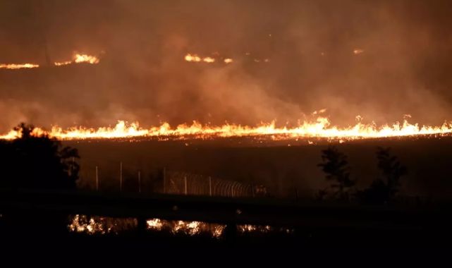 Bakan Yumaklı: Buca ve Ödemiş yangınında mücadele sabaha kadar sürecek