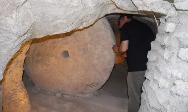 Dededen miras kalan konağın altından 2 bin yıllık yer altı şehri çıktı