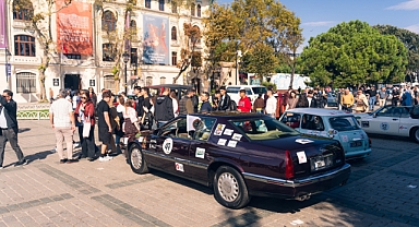 FIVA WORLD RALLY KLASİK OTOMOBİL KULÜBÜ CUMHURİYET RALLİSİ’nde DOSTLUK KAZANDI.