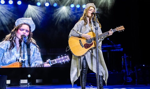 Nil Karaibrahimgil’den Ankara Oran Açıkhava’da Yıldız Gibi Parlayan Gece