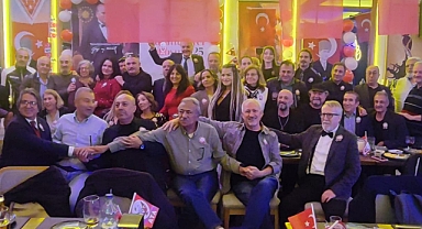 Türk Medyasının Usta Gazetecileri Galata Köprüsü’nde Buluştu