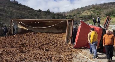 Freni boşalan tır faciaya neden oldu: 1 ölü, 3 yaralı